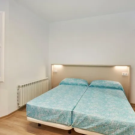 Abat Oliba Hostel *